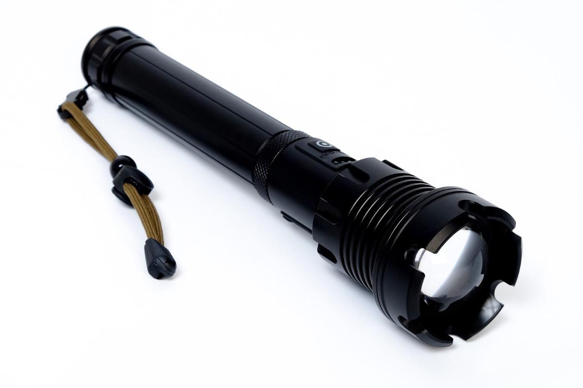 Ручной аккумуляторный фонарь 5000 мАч с P90 и COB